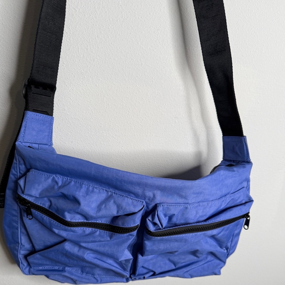 Baggu Women's Blue Medium Cargo Nylon Crossbody Bag Lightweight Travel Casual - Picture 4 of 5